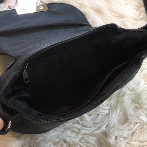 Nicole Miller brand black crossbody bag - Picture 6 of 6